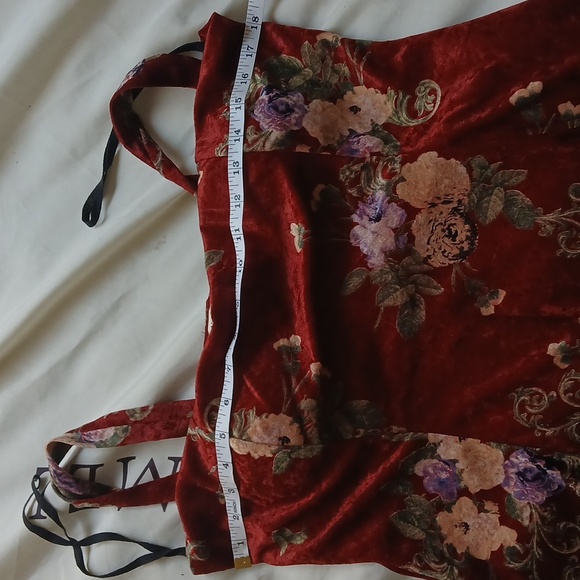 Floral Burgundy Velvet Lanesra Women’s Top Size 2XL - Picture 5 of 6